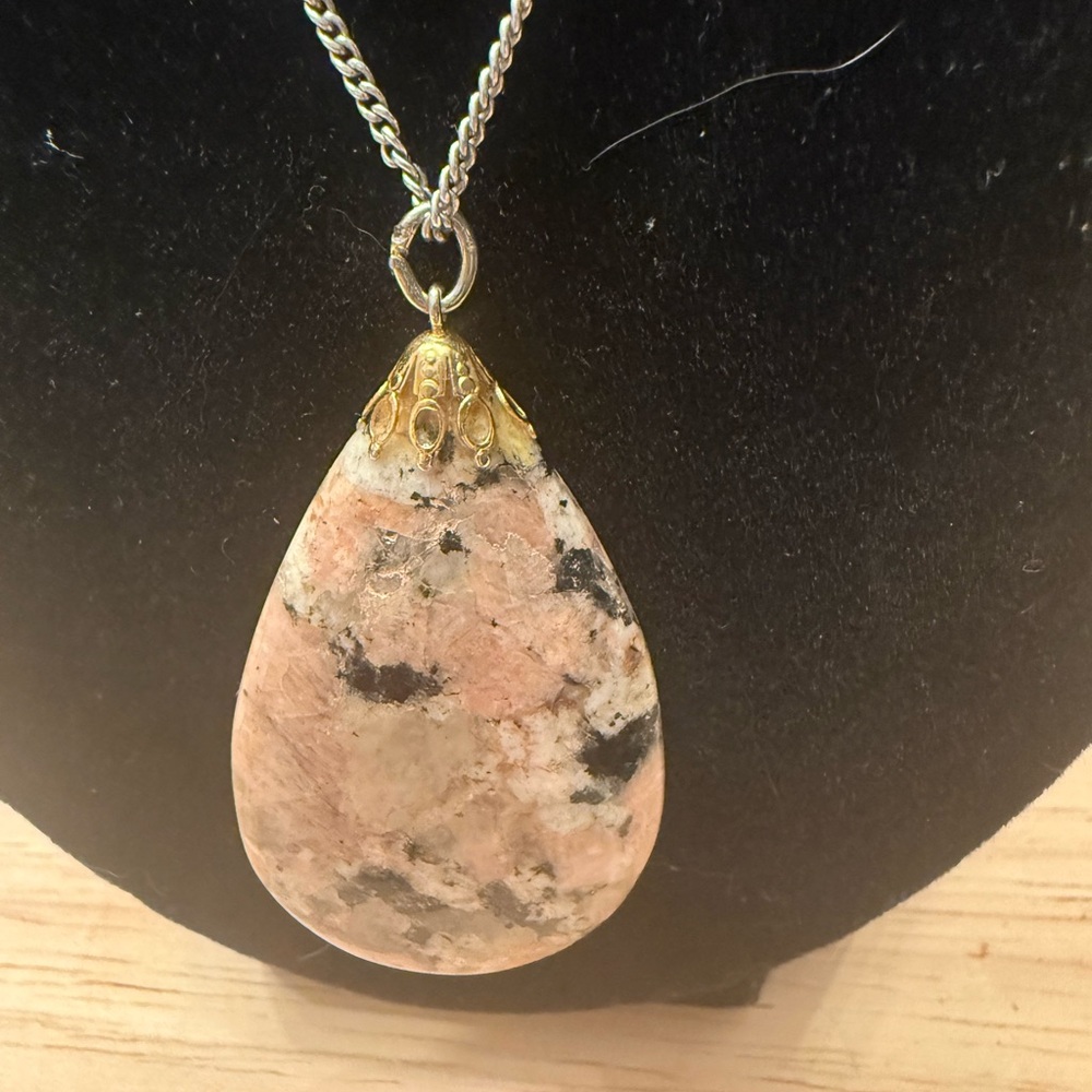 Elegant Pink and Black Stone Pendant Necklace